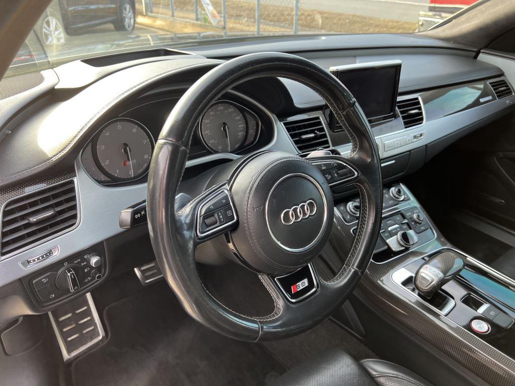 2016 Audi S8 Plus 4.0T Quattro photo 2