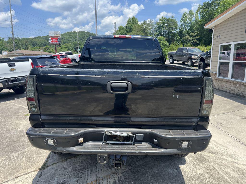 2004 Chevrolet Silverado 2500HD LT photo 9