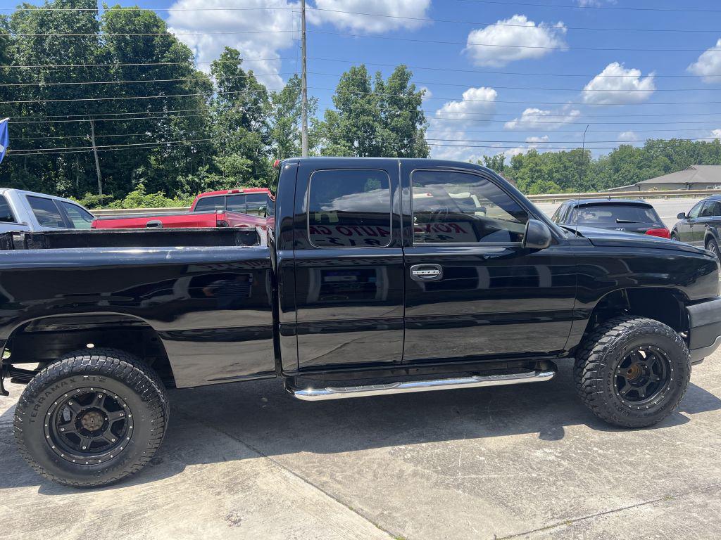 2004 Chevrolet Silverado 2500HD LT photo 12