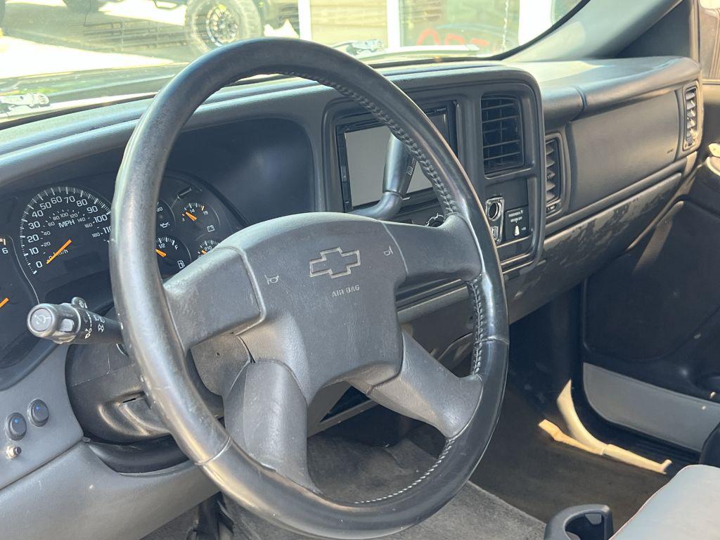 2004 Chevrolet Silverado 2500HD LT photo 13