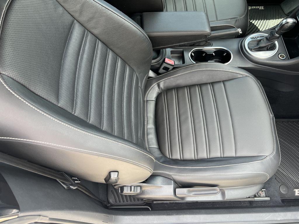 2014 Volkswagen Beetle TDI photo 16