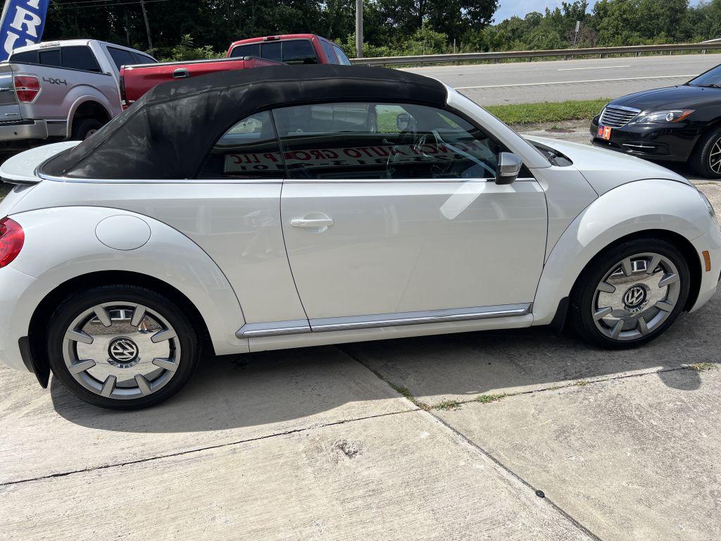 2014 Volkswagen Beetle TDI photo 13