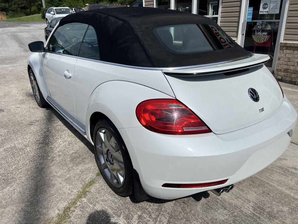 2014 Volkswagen Beetle TDI photo 9