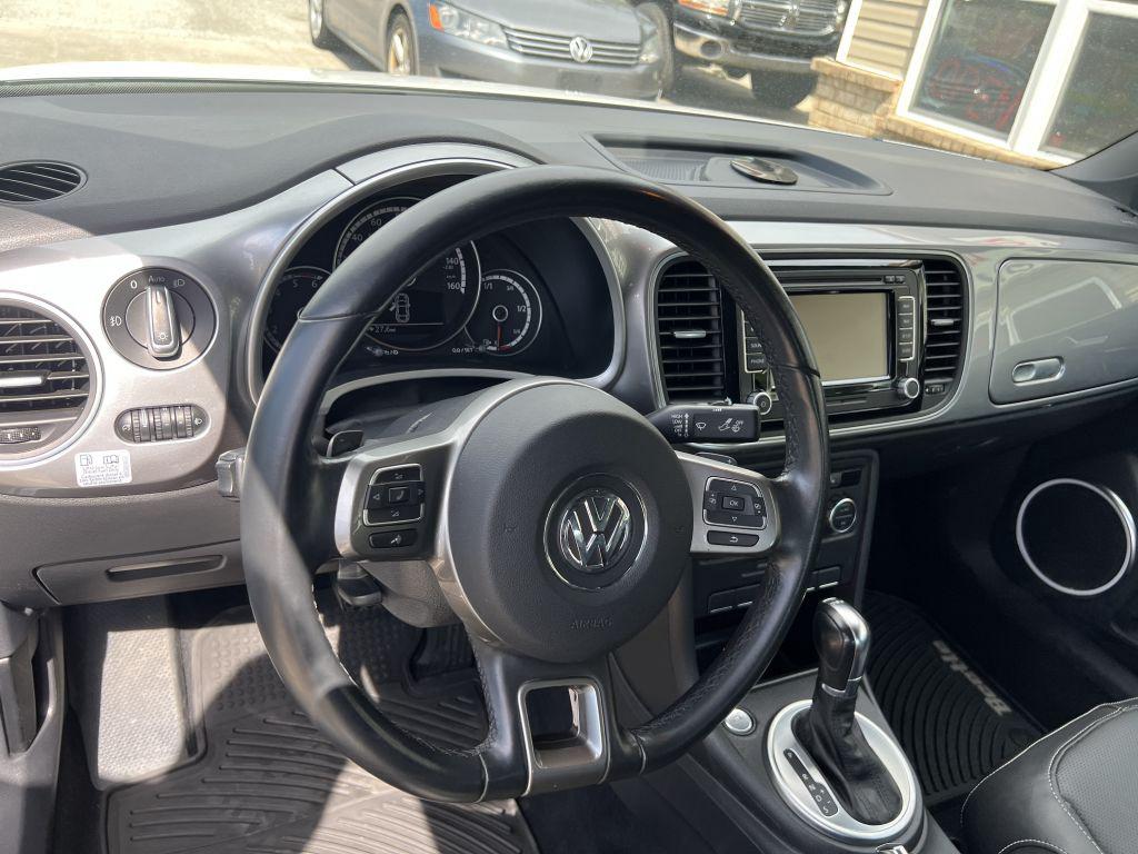 2014 Volkswagen Beetle TDI photo 2